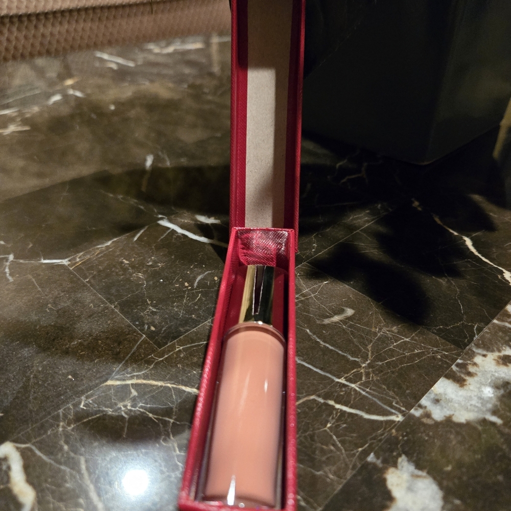 Kjaer Weis Lip Gloss ~ Elegant Nude ~ Tenderness ~ Voluptuous Texture - Picture 5 of 12